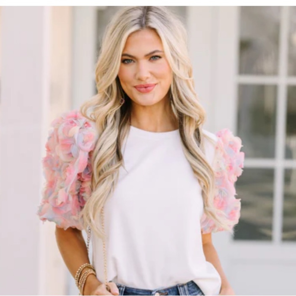 Entro puff petal sleeve white ribbed top size small NWT